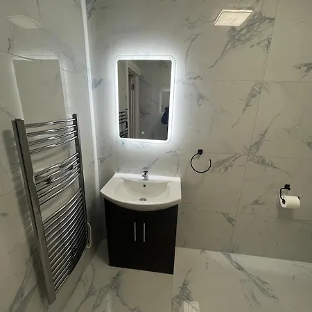 Cosy Country Near Emerald Park Διαμέρισμα *